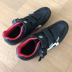 Peloton cycling shoes 7.5